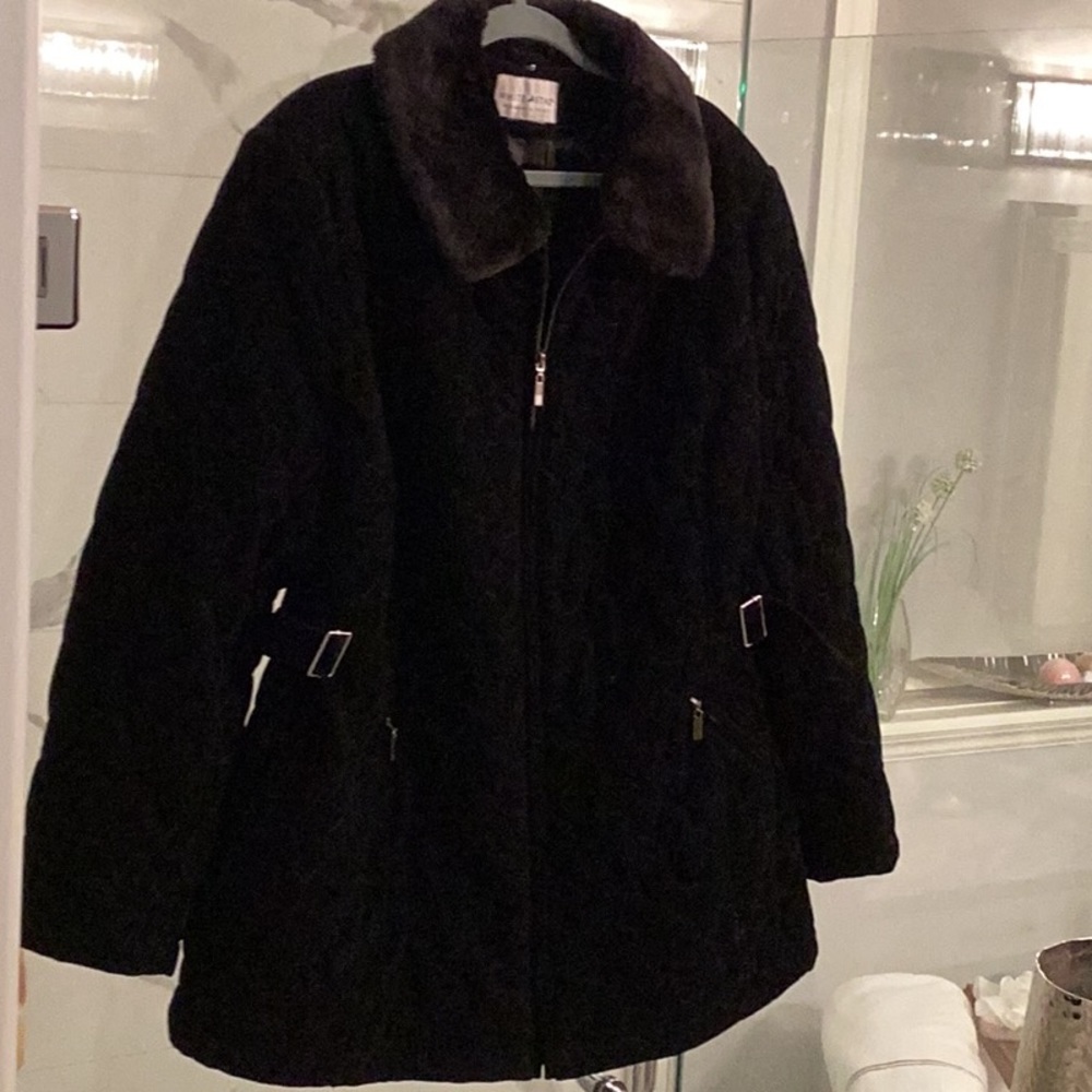 White stag plus size black velvet quilted with fur collar zip up winter jacket
